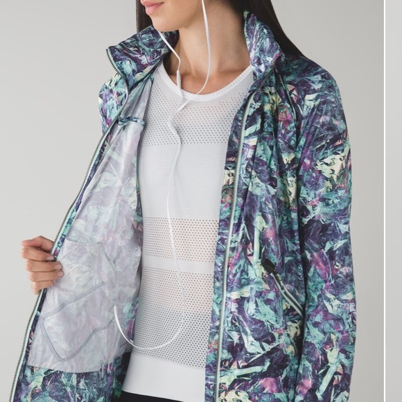 Lululemon 10 Miss Misty Jacket II Iridescent Multi hooded Windbreaker NEW - Picture 8 of 9